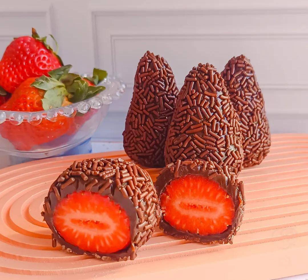 Coxinha de Morango Granulado