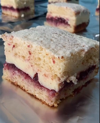 Bolo Gelado Ninho com Geleia de Morango Artesanal